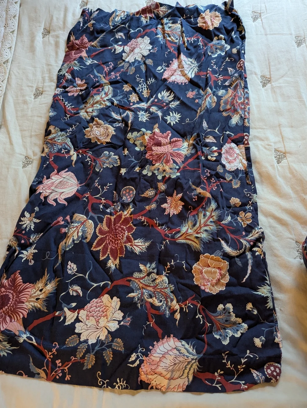 Ikea Nasselocka king size duvet set ( duvet & 2 Shams) navy blue with florals